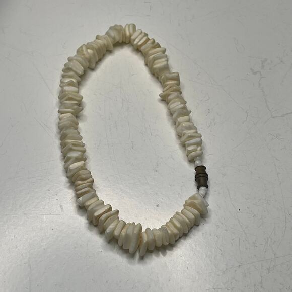 Shell chip puca puka shell anklet burnished gold tone clasp large bracelet - Picture 4 of 6